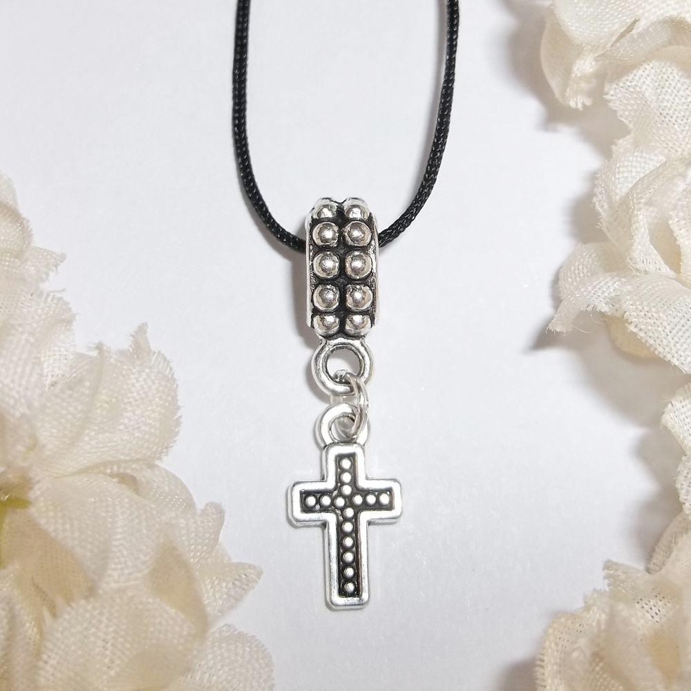 Adjustable Length Cross Necklace Small Minimalist Style Silver Black NWT 4941